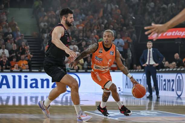 更多的目光 更多的目光